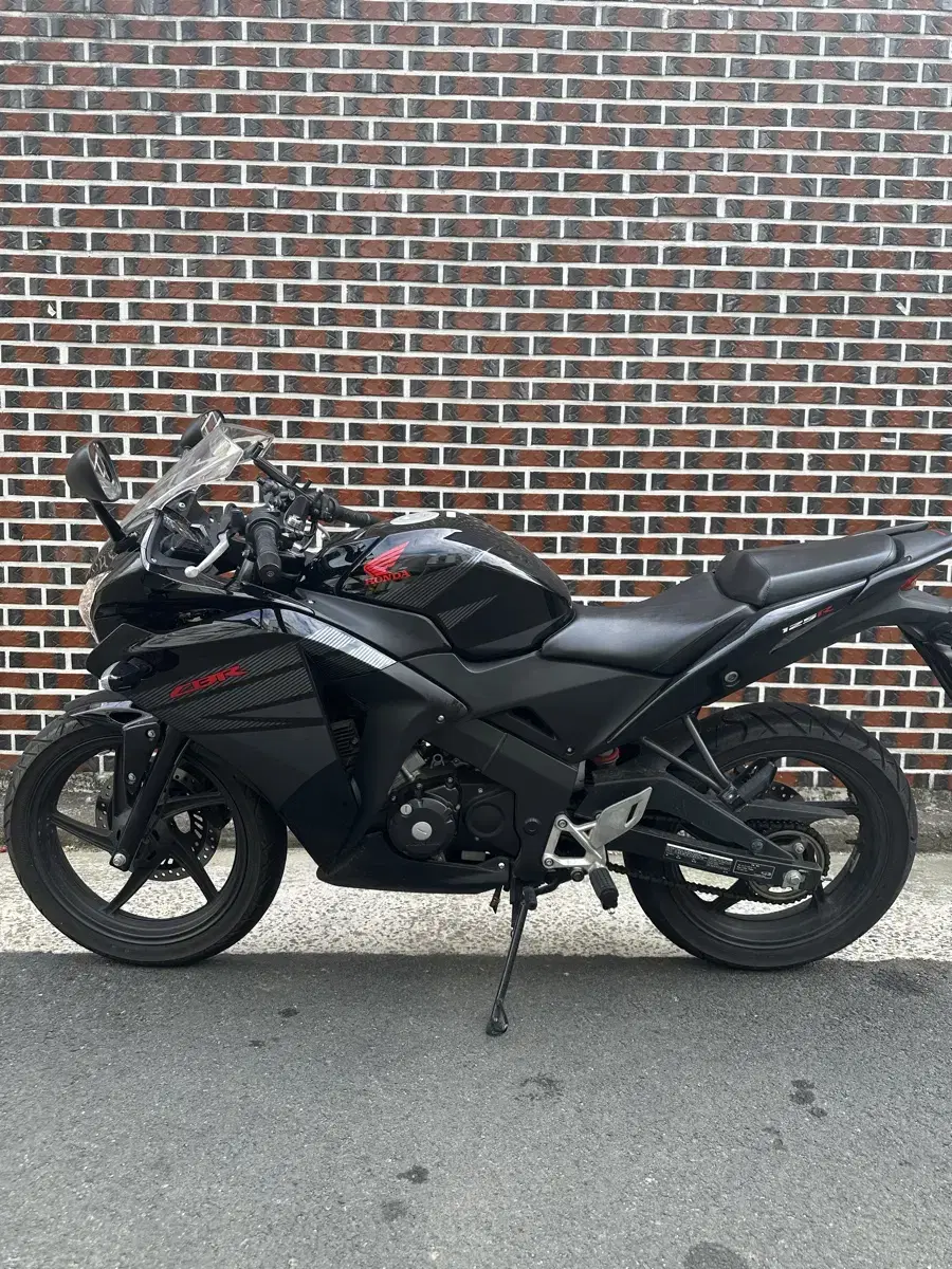 Cbr125 15년식  3800km